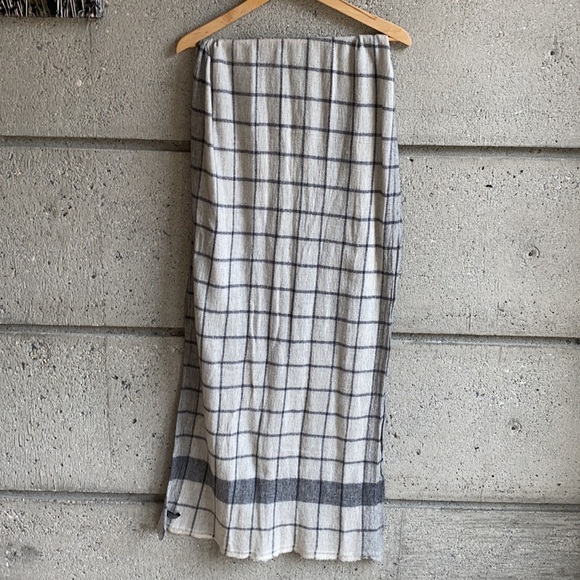 Cashmere Window Pane Scarf - Picture 5 of 8